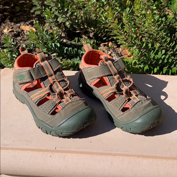 girls athletic sandals